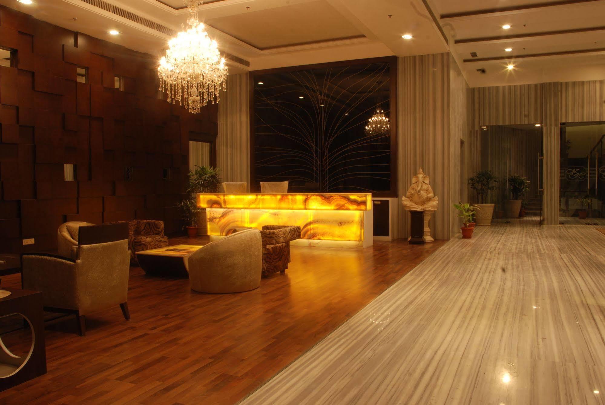 Hotel Pluto'S New Delhi Exterior photo